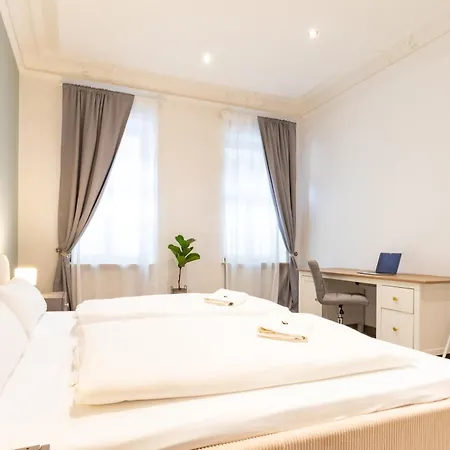 Appartement Edles Stuckdecken-Juwel! 2 Schlafzimmer, Parkplatz Vor Der Tuer, Hbf Nah, Gratis Kaffee&Tee Chemnitz