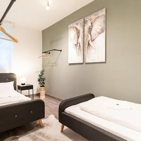 Familienfreundliche Stadt-oase Mit Arbeitsplatz - Bahnhofsnah, 2 Schlafzimmer, 76qm & Gratis Kaffee- Und Teeangebot * Chemnitz (Saská Kamenice)
