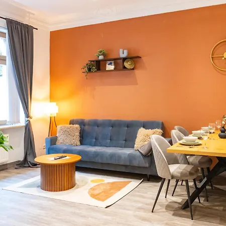 Familienfreundliche Stadt-oase Mit Arbeitsplatz - Bahnhofsnah, 2 Schlafzimmer, 76qm & Gratis Kaffee- Und Teeangebot *