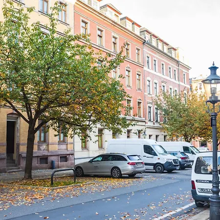 Familienfreundliche Stadt-oase Mit Arbeitsplatz - Bahnhofsnah, 2 Schlafzimmer, 76qm & Gratis Kaffee- Und Teeangebot * Chemnitz (Saská Kamenice)